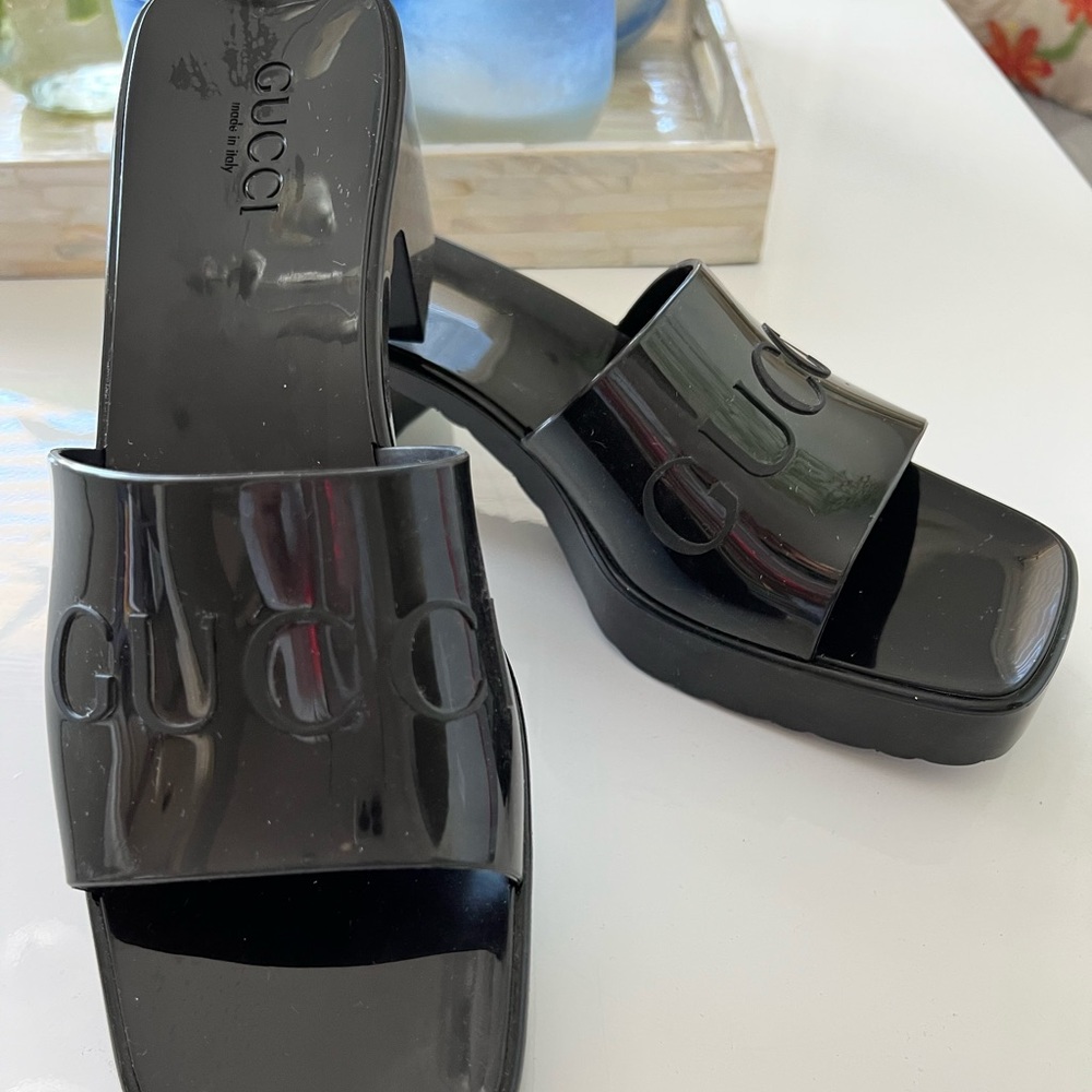 Gucci Rubber Slide Sandal - black size 41